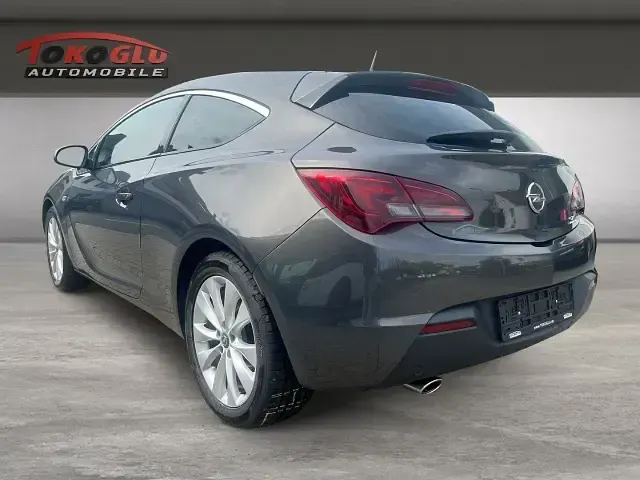 Gebraucht Opel Astra GTC Innovation 140 PS (102 kW) 2013 Grau Coupé