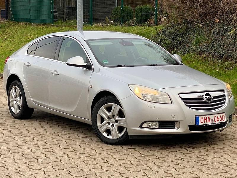 Silber Gebraucht 2010 Opel Insignia Edition Limousine | 2.999 € (Superpreis) - Bild 1/4