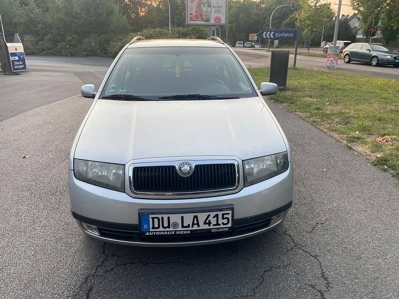 Silber Gebraucht 2004 Skoda Fabia Kombi | 1.200 € (Guter Preis) - Bild 1/4