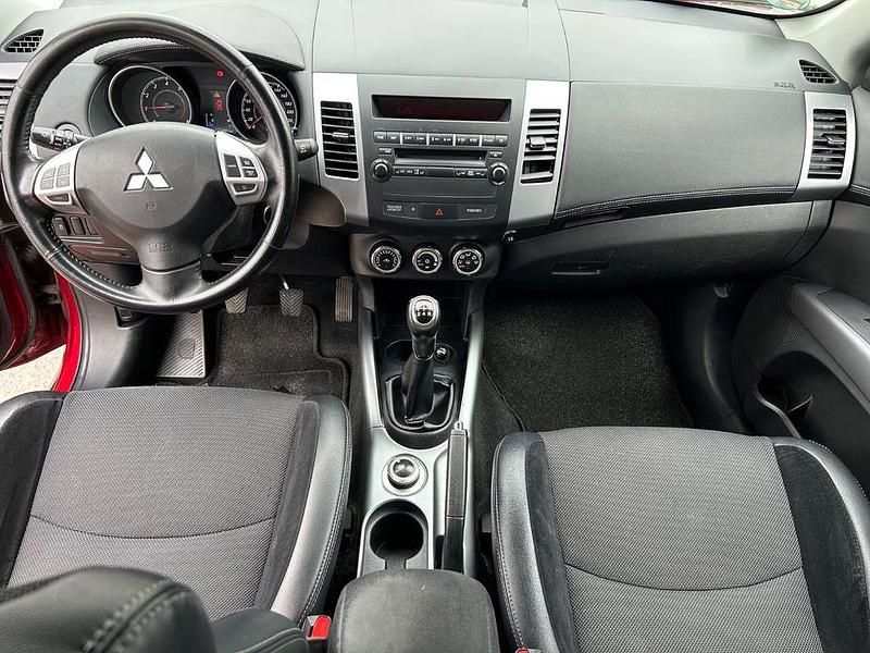 Gebraucht Mitsubishi Outlander Invite 170 PS (125 kW) 2010 Rot SUV