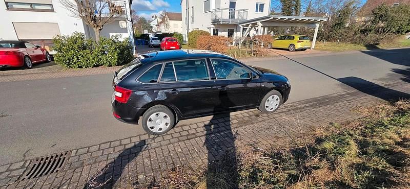 Gebraucht Skoda Rapid 105 PS (77 kW) 2014 Schwarz Kleinwagen