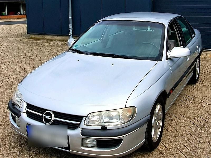 Silber Gebraucht 1998 Opel Omega Limousine | 3.950 € (Fairer Preis) - Bild 1/4