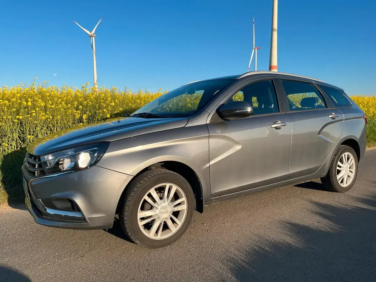 Second-hand Lada Vesta 122 CP (89 kW) 2019 Gri Break