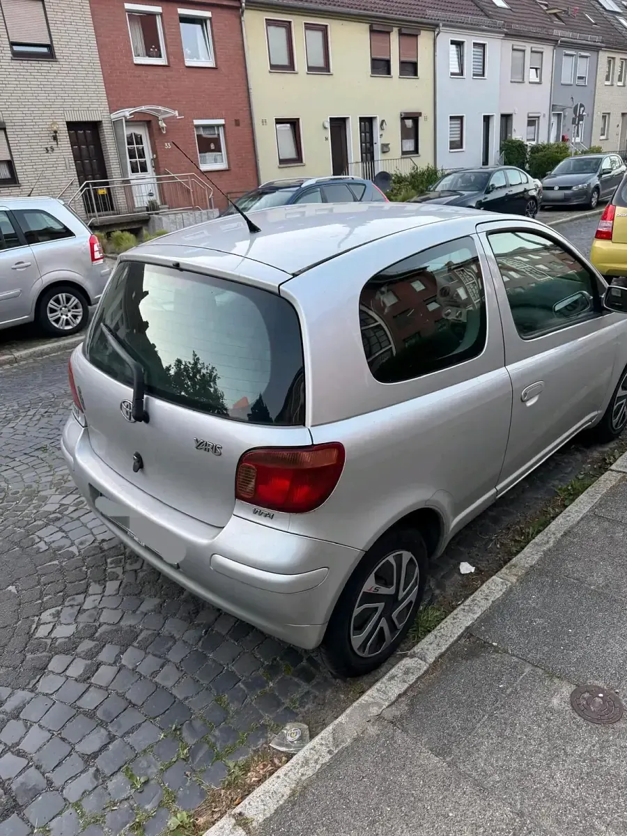 Gebraucht Toyota Yaris 65 PS (47 kW) 2004 Silber Kleinwagen