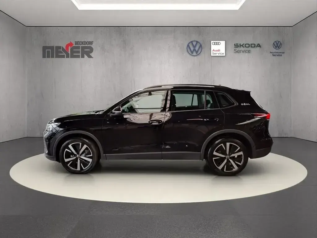 Gebraucht VW Tiguan Goal 150 PS (110 kW) 2024 Schwarz SUV