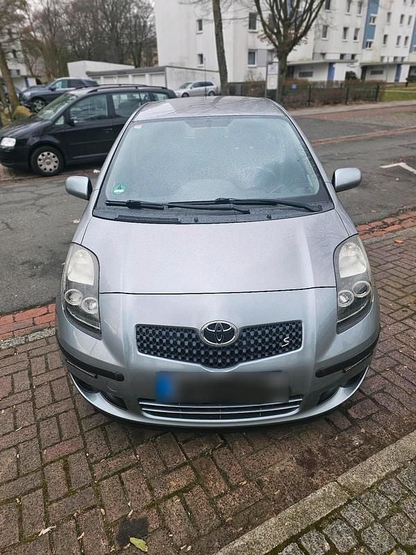 Gebraucht Toyota Yaris 70 PS (51 kW) 2008 Grau Kleinwagen