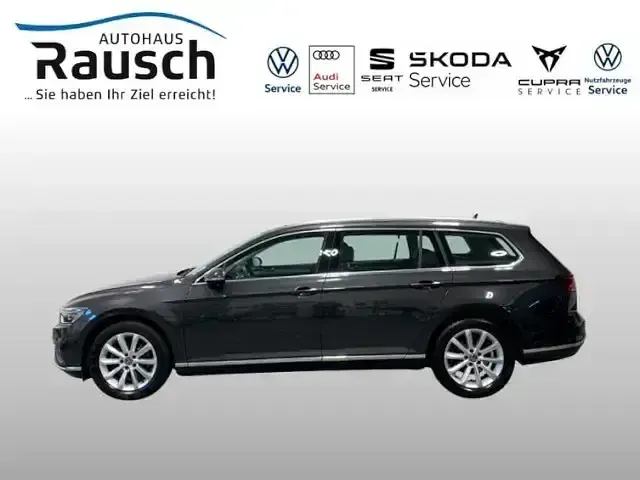 Gebraucht VW Passat Elegance 150 PS (110 kW) 2022 Grau Kombi