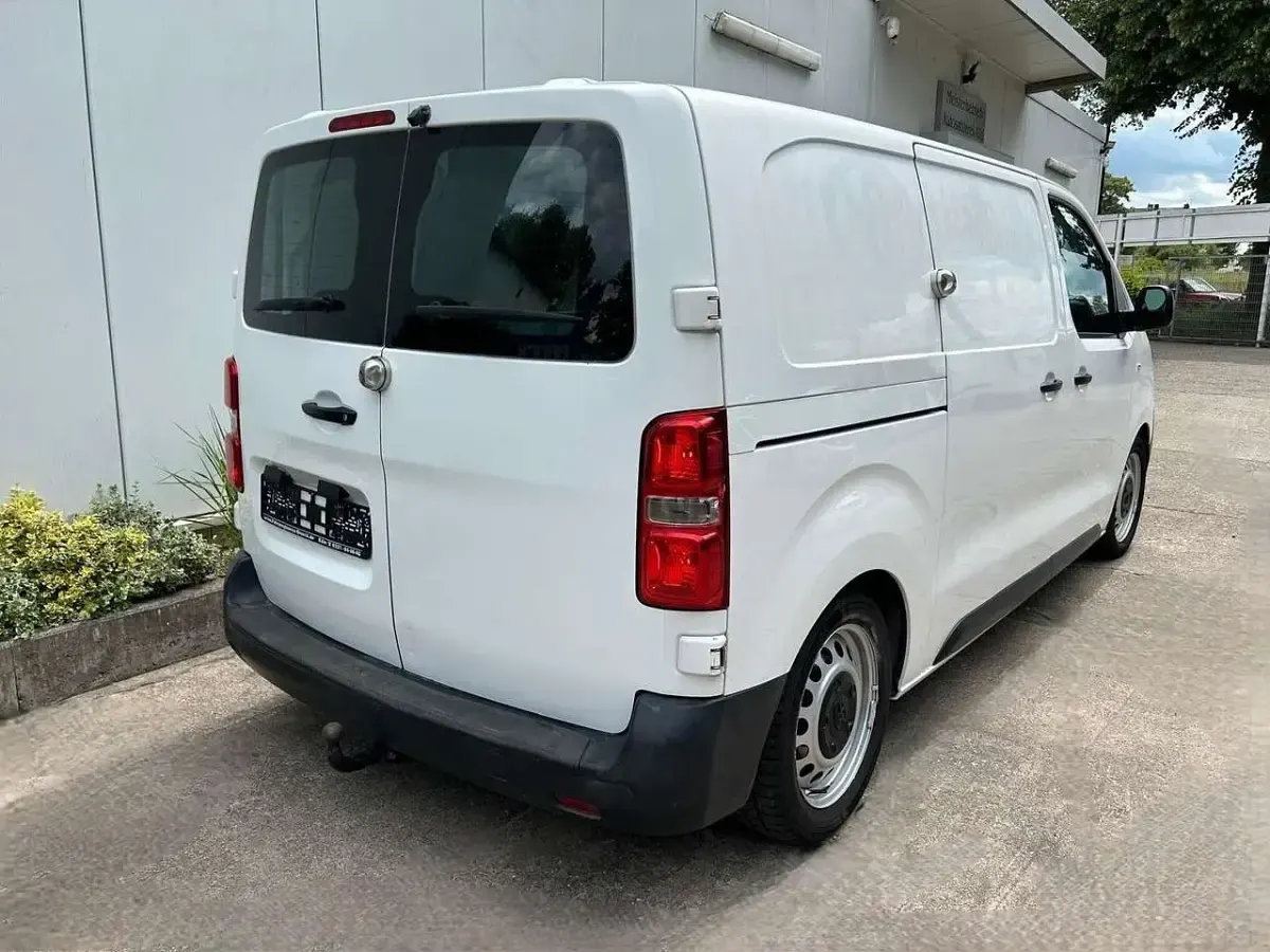 Gebraucht Toyota Proace Comfort 116 PS (85 kW) 2017 Weiß Van / Kleinbus