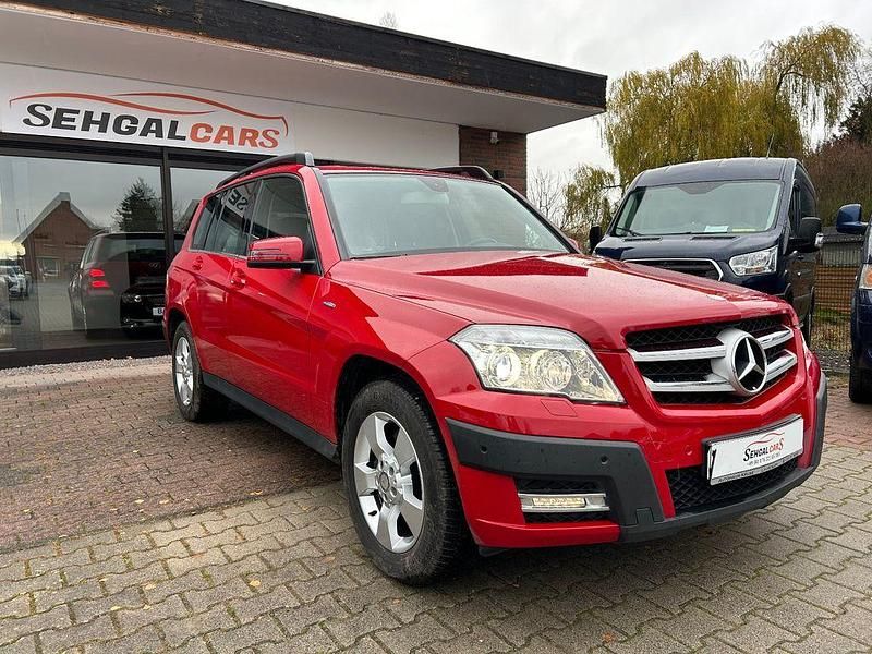 Rot Gebraucht 2011 Mercedes GLK200 SUV | 13.450 € (Fairer Preis) - Bild 1/4