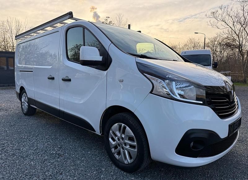 Gebraucht Renault Trafic 140 PS (102 kW) 2015 Weiß Van / Kleinbus