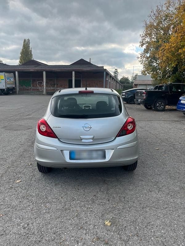 Second-hand Opel Corsa 60 CP (44 kW) 2006 Argintiu Hatchback