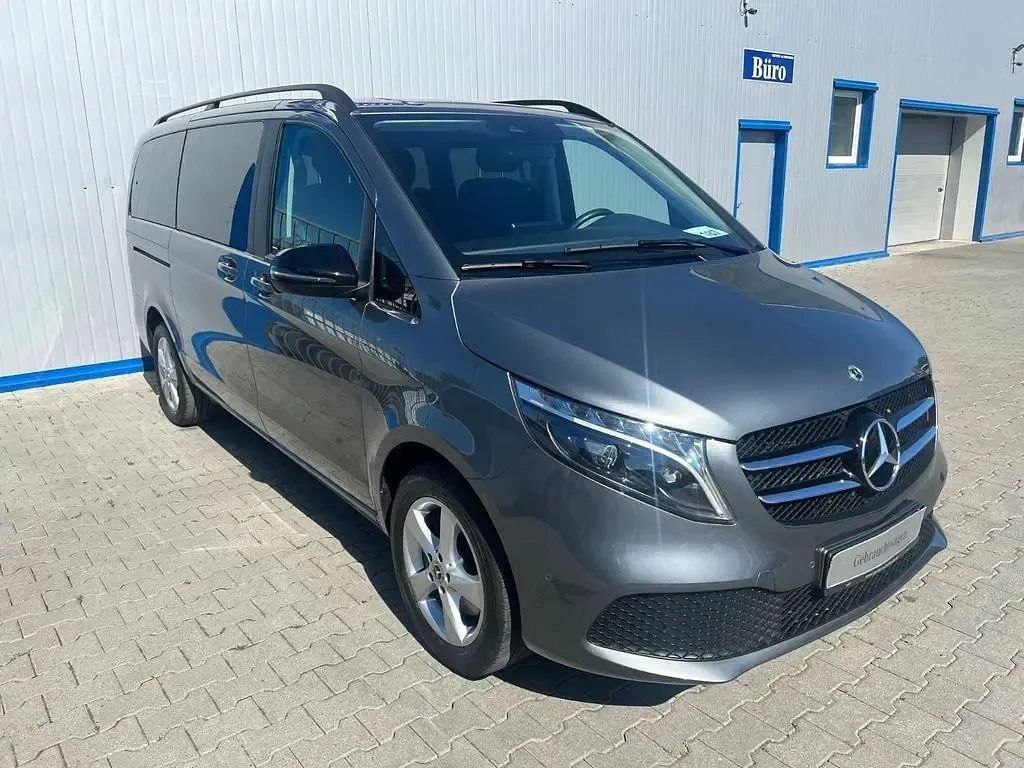 Gebraucht Mercedes V300 237 PS (174 kW) 2023 7992 lackfarbe selenitgrau Van / Kleinbus