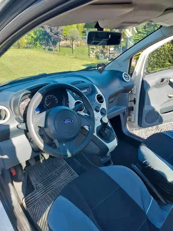 Gebraucht Ford Ka Trend 69 PS (50 kW) 2014 Weiß Kleinwagen