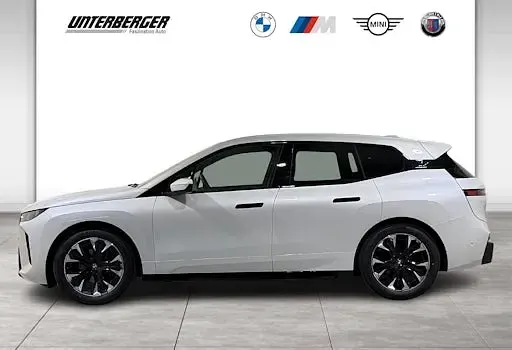 Gebraucht BMW iX M Sport 300 kW (408 PS) 2025 Weiß SUV