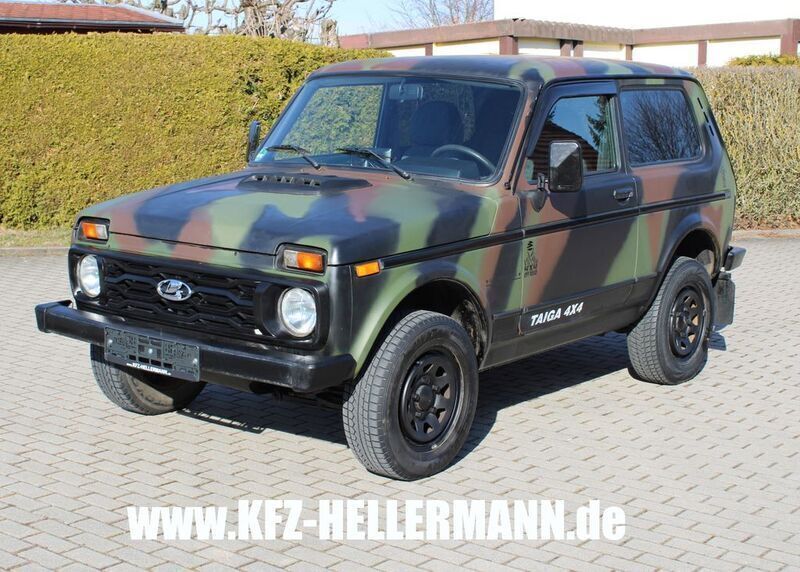 Grün Gebraucht 2009 Lada niva SUV | 7.955 € - Bild 1/4