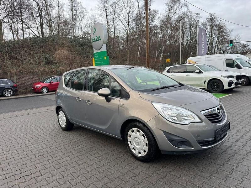 Grau Gebraucht 2013 Opel Meriva Active Van / Kleinbus | 6.490 € (Etwas zu teuer) - Bild 1/4