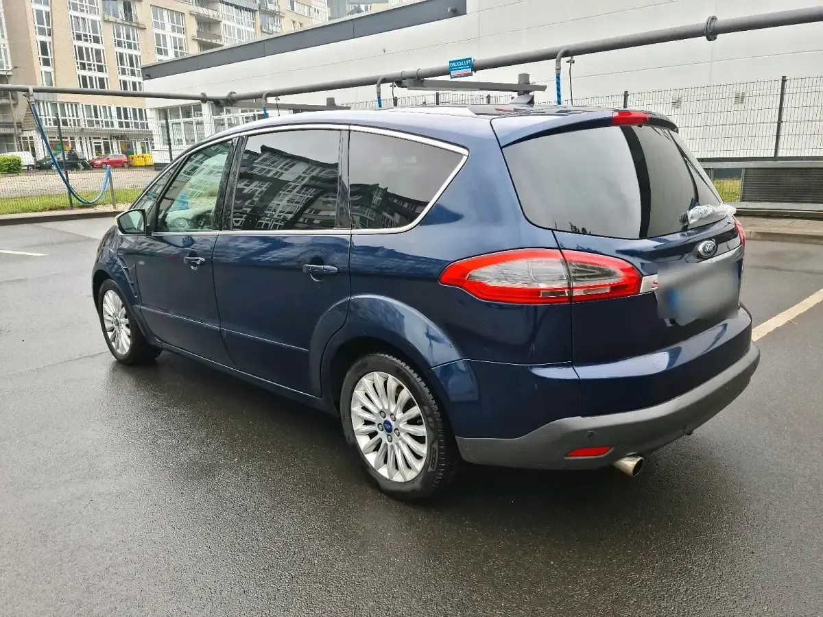Używany Ford S-MAX S 140 KM (102 kW) 2012 Niebieski Minivan