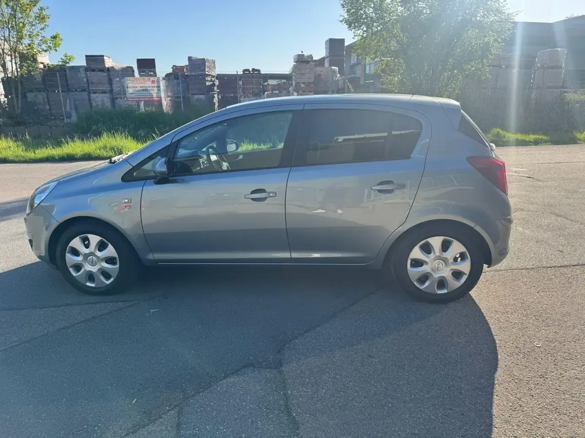 Używany Opel Corsa 87 KM (63 kW) 2010 Szary Hatchback