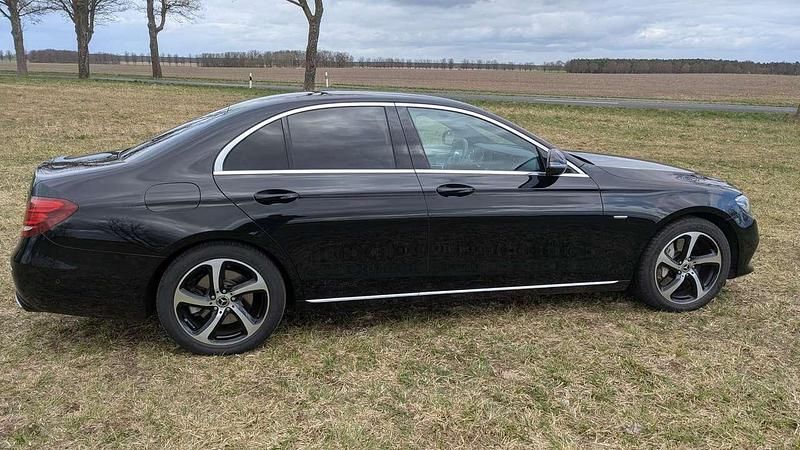 Usata Mercedes E400 340 CV (250 kW) 2019 Nero Berlina