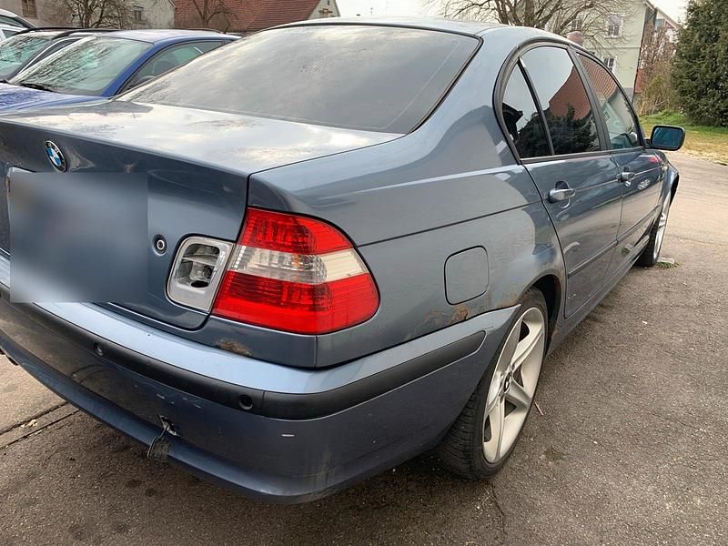 Gebraucht BMW 318 143 PS (105 kW) 2002 Blau Limousine