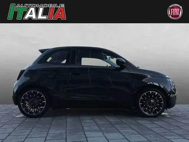 Gebraucht Fiat 500e Icon 86 kW (118 PS) 2022 Schwarz Kleinwagen