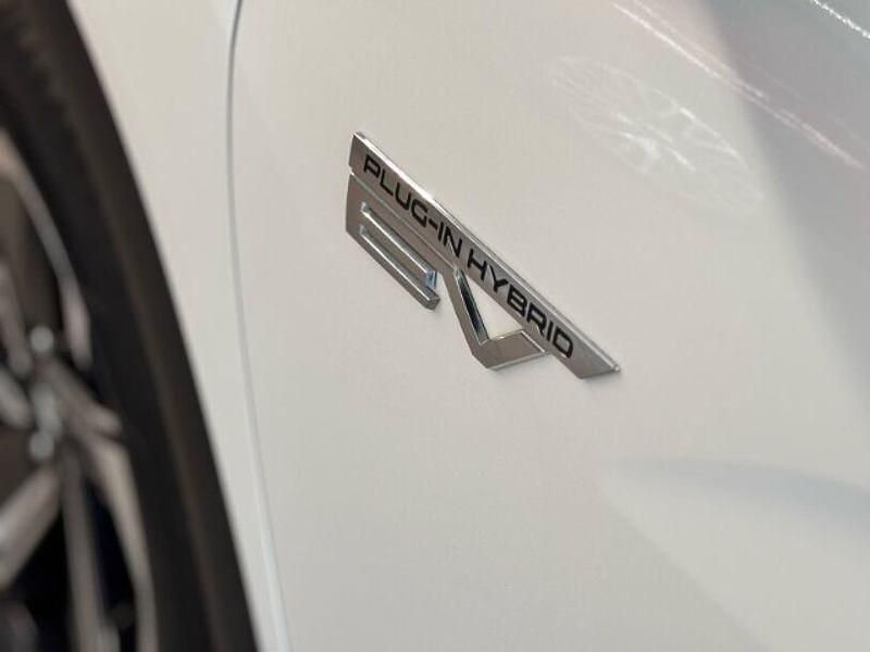 Weiss Gebraucht 2022 Mitsubishi Outlander P-HEV | 25.990 € (Etwas zu teuer) - Bild 1/1