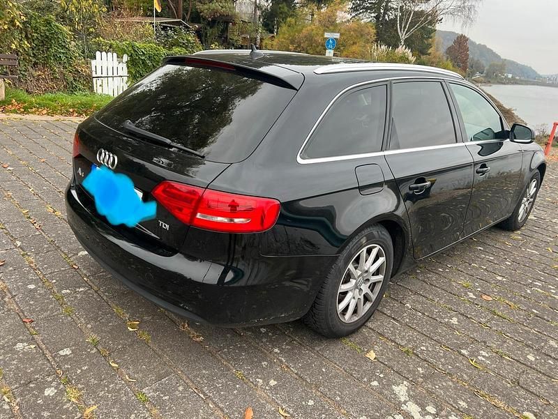 Schwarz Gebraucht 2013 Audi A4 Kombi | 9.000 € (Etwas zu teuer) - Bild 1/4