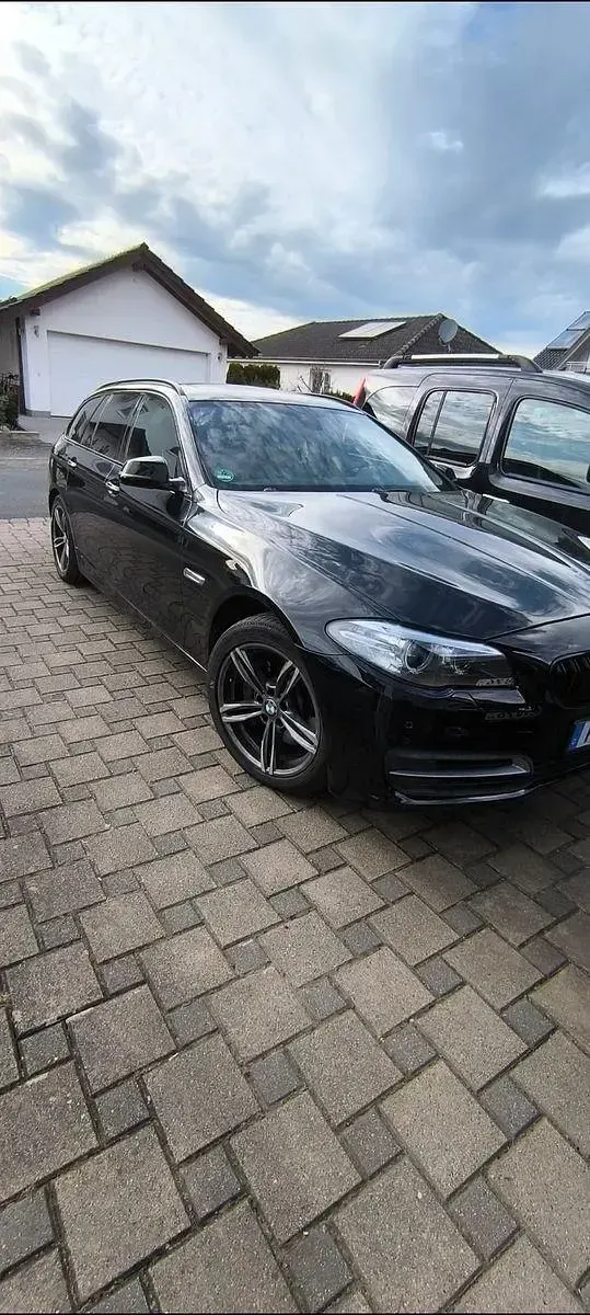 Gebraucht BMW 525 Luxury Line 218 PS (160 kW) 2014 Schwarz Kombi