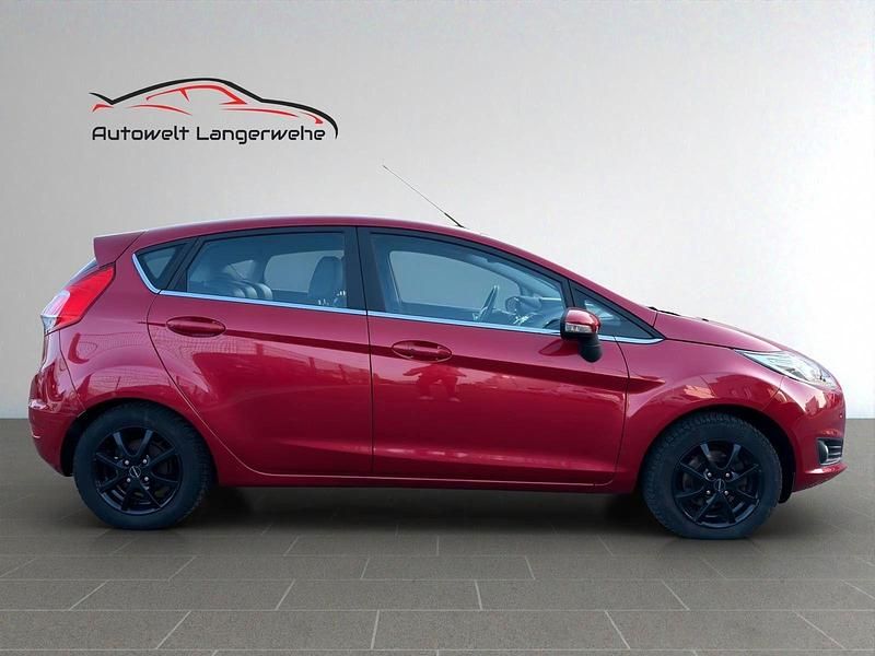 Używany Ford Fiesta Titanium 140 KM (102 kW) 2016 Czerwony Hatchback