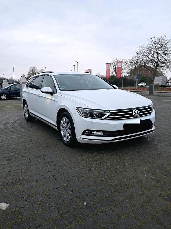 Weiß Gebraucht 2018 VW Passat Kombi | 9.800 € (Superpreis) - Bild 1/4