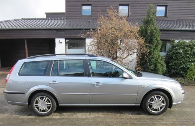 Silber metallic Gebraucht 2007 Ford Mondeo Kombi | 8.700 € - Bild 1/4