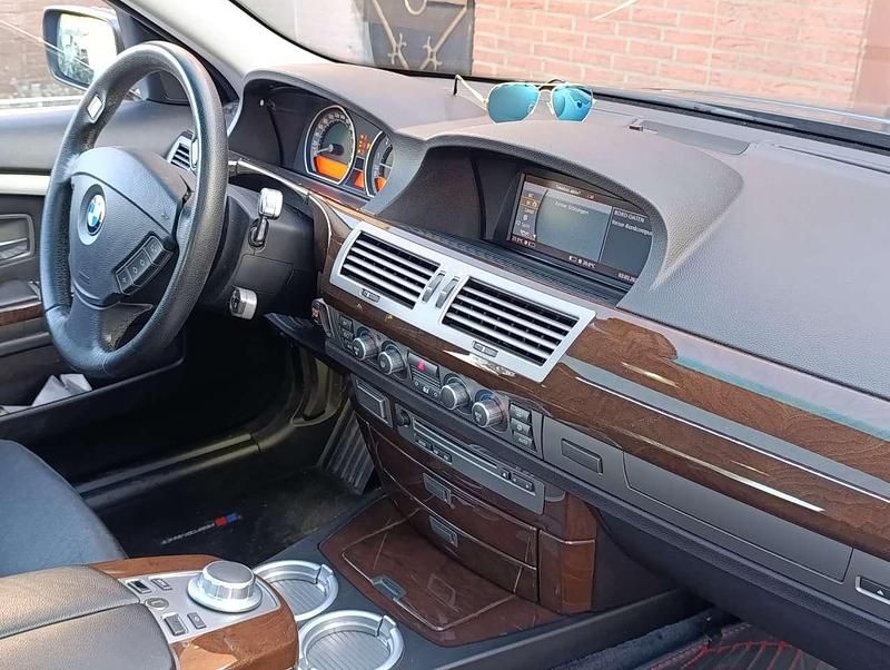 Gebraucht BMW 750 367 PS (269 kW) 2008 Limousine