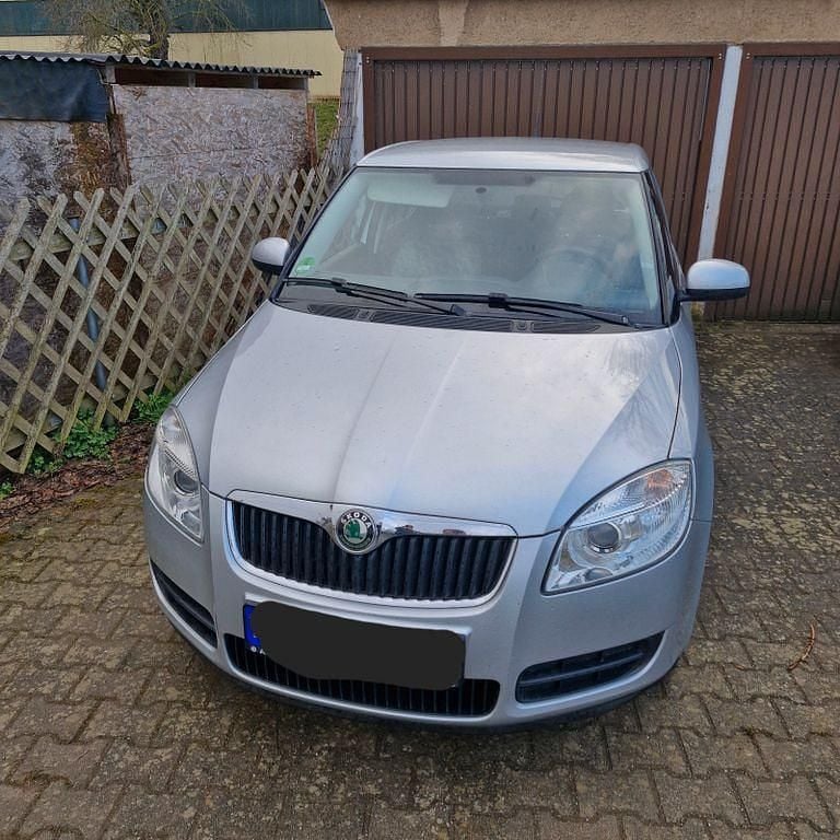 Gebraucht Skoda Fabia 86 PS (63 kW) 2010 Silber Limousine