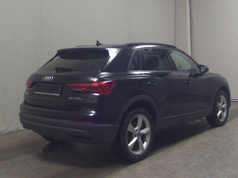 Gebraucht Audi Q3 Basis 116 PS (85 kW) 2021 Schwarz SUV