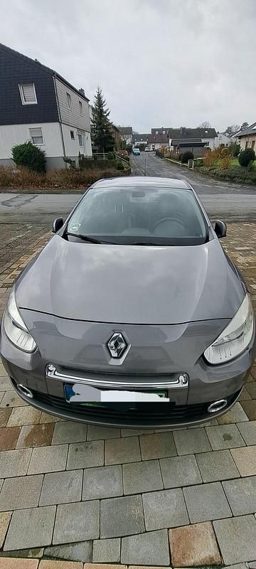 Grau Gebraucht 2011 Renault Fluence Limousine | 3.500 € - Bild 1/4