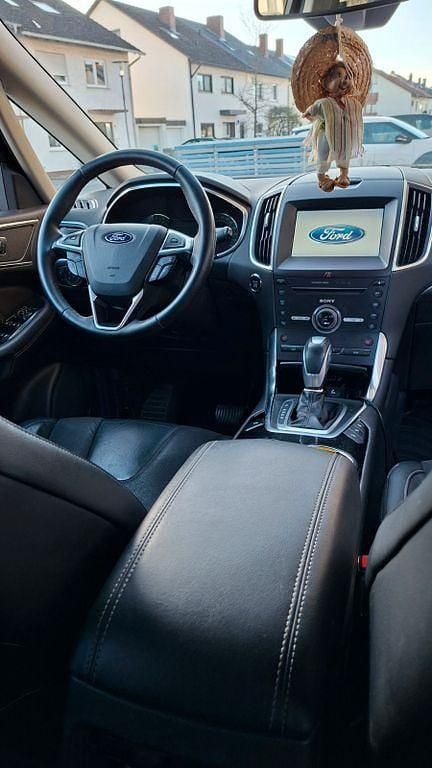 Gebraucht Ford S-MAX Titanium 209 PS (153 kW) 2015 Schwarz Van / Kleinbus