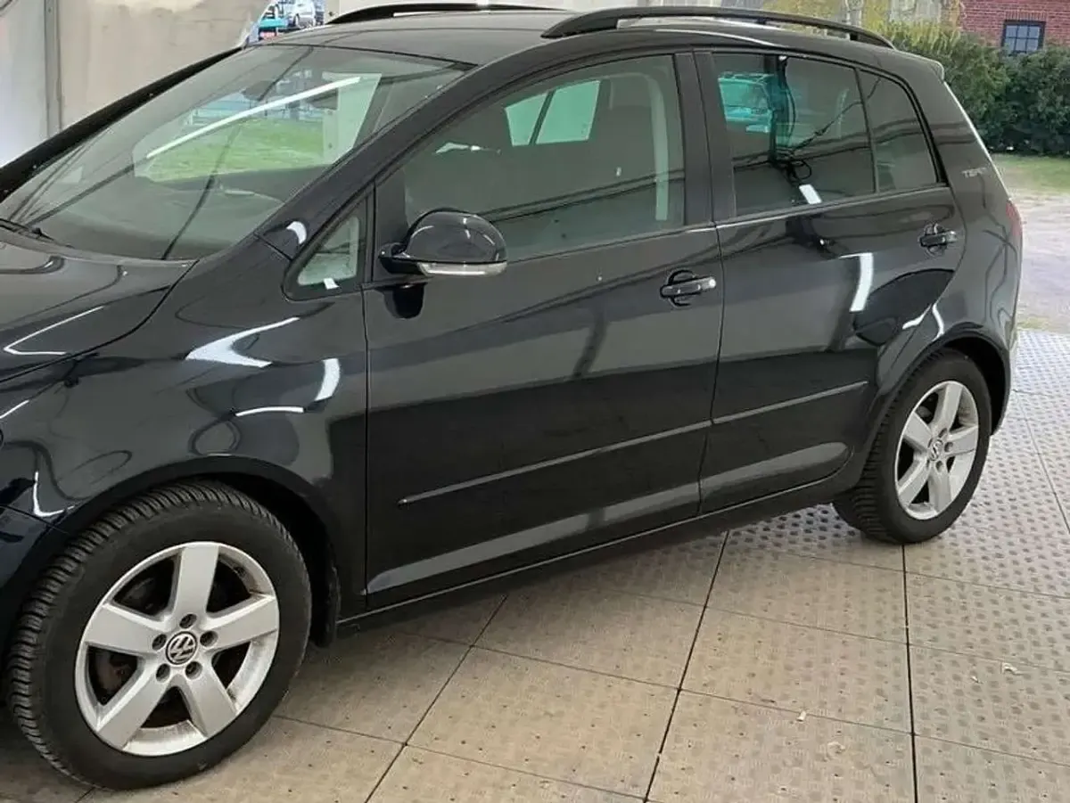 Używany VW Golf VI Team 105 KM (77 kW) 2010 Czarny Hatchback