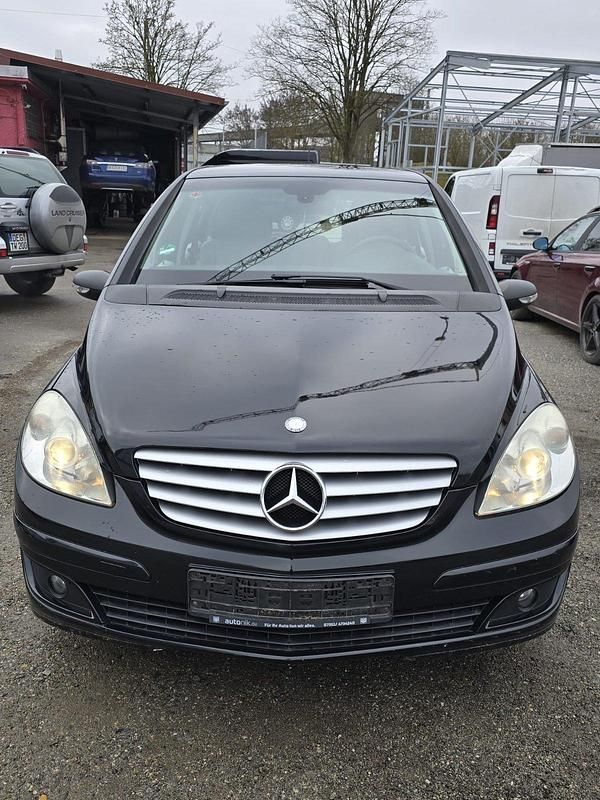 Gebraucht Mercedes B200 136 PS (100 kW) 2007 Schwarz Van / Kleinbus