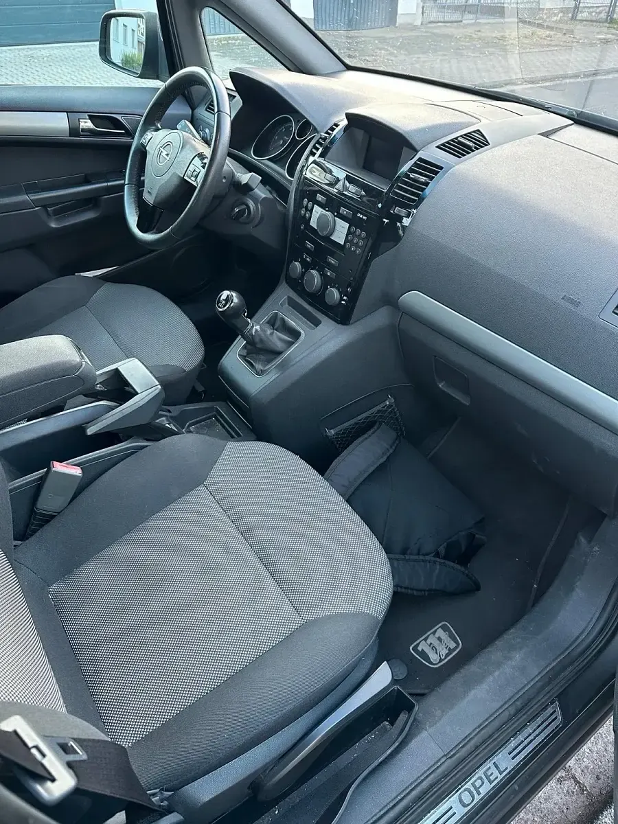 Gebraucht Opel Zafira 125 PS (91 kW) 2010 Grau Van / Kleinbus