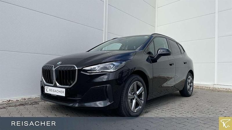 Saphirschwarz metallic Neu 2025 BMW 218 Active Tourer Van / Kleinbus | 36.790 € - Bild 1/4