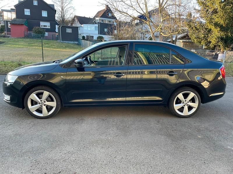 Gebraucht Skoda Rapid Elegance 105 PS (77 kW) 2012 Schwarz Kleinwagen