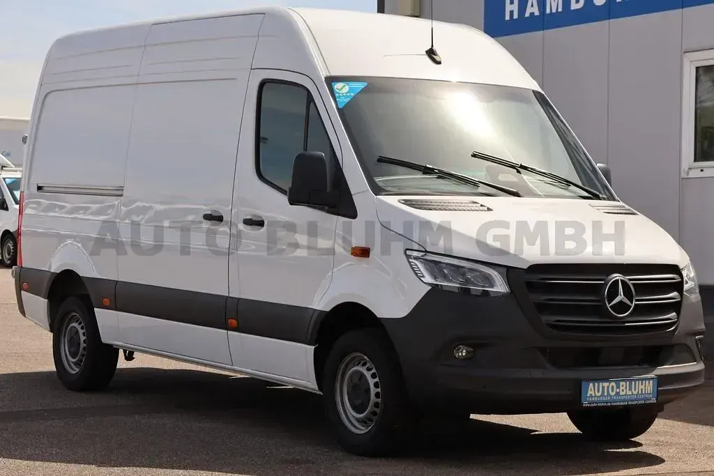 Gebraucht Mercedes Sprinter 170 PS (125 kW) 2024 Arktikweiß Van
