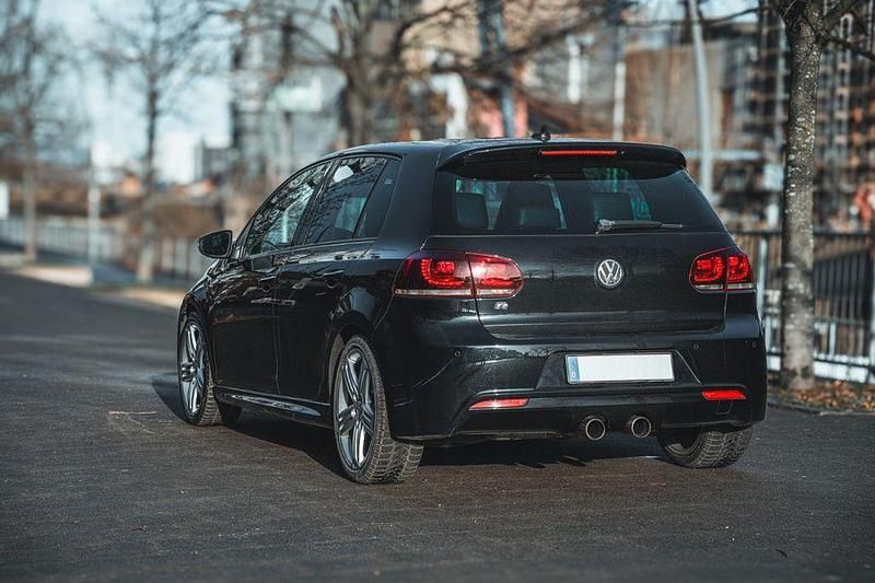 Gebraucht VW Golf VI R 271 PS (199 kW) 2011 Schwarz Kleinwagen