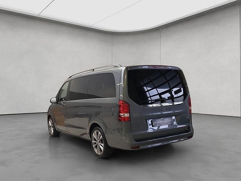 Gebraucht Mercedes V300 237 PS (174 kW) 2023 Grau Van / Kleinbus