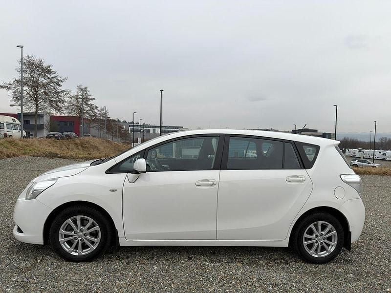 Gebraucht Toyota Verso Edition 126 PS (92 kW) 2010 Weiß Van / Kleinbus