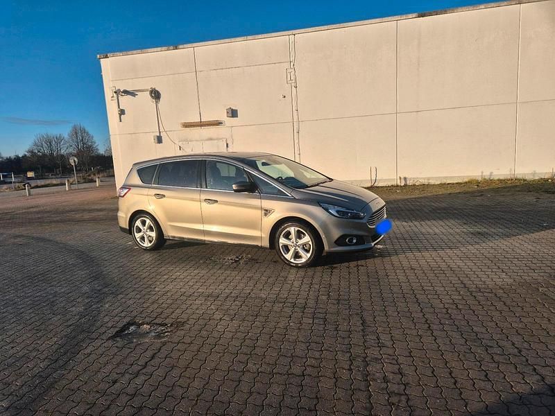 Second-hand Ford S-MAX S 178 CP (130 kW) 2015 Andere farben Monovolum