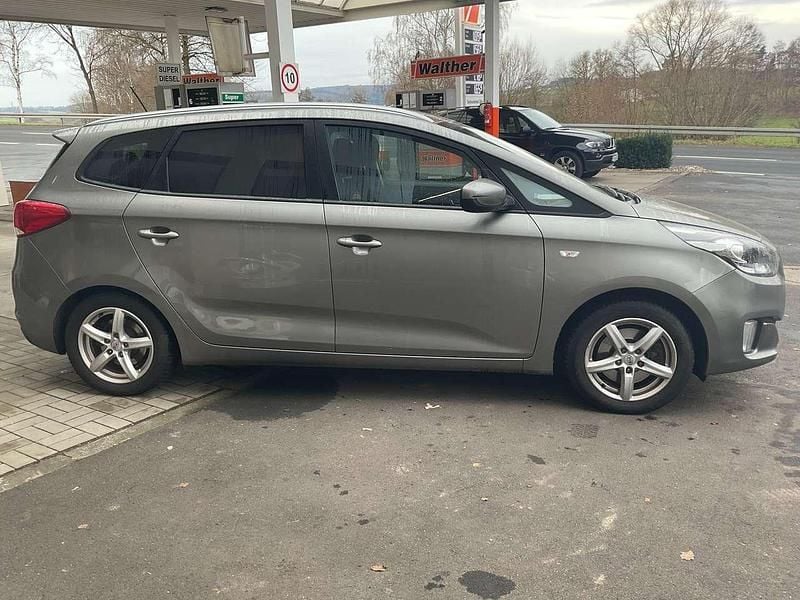 Gebraucht Kia Carens Vision 135 PS (99 kW) 2014 Titaniumsilber met. Van / Kleinbus