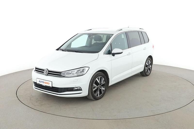 Gebraucht VW Touran Highline 150 PS (110 kW) 2022 Weiß Van / Kleinbus