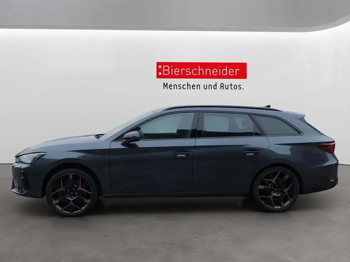 Neu Cupra Leon VZ 272 PS (200 kW) 2025 Grau Limousine