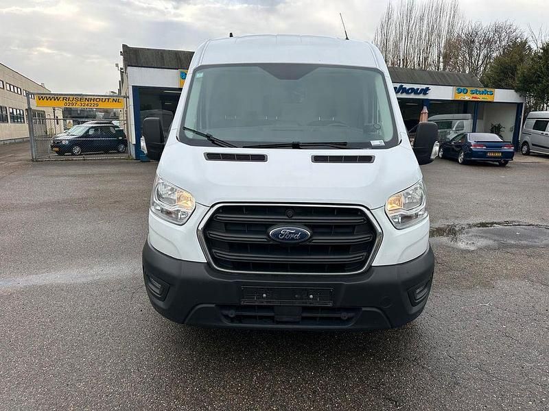 Używany Ford Transit Trend 131 KM (96 kW) 2022 Biały Sedan/Limuzyna